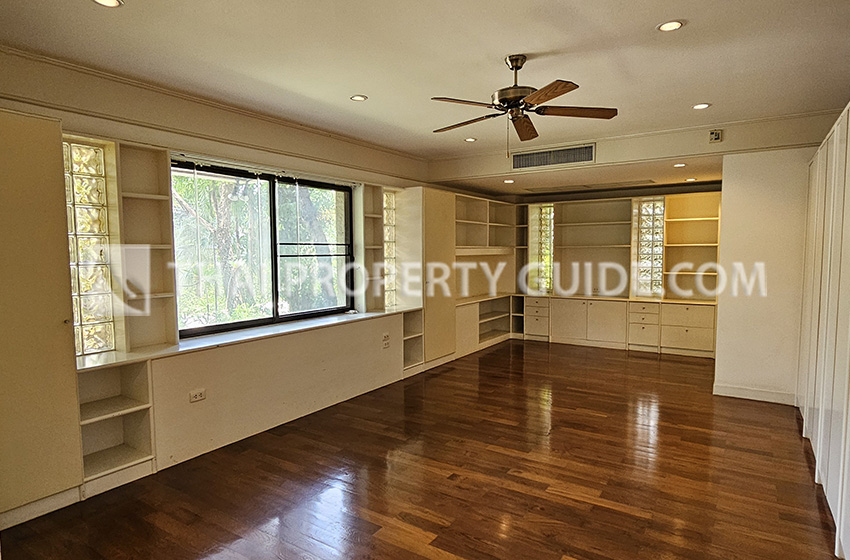 House with Private Pool in Nichada Thani 